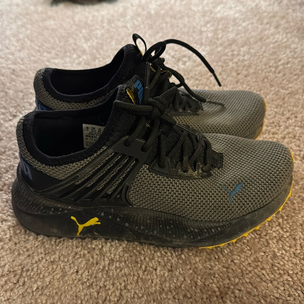 Boys Puma Sneakers Size 3